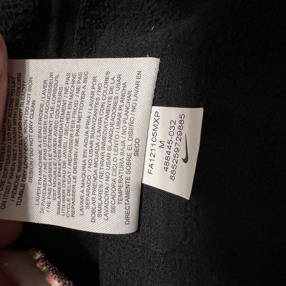 Nike - Picture 5 of 6